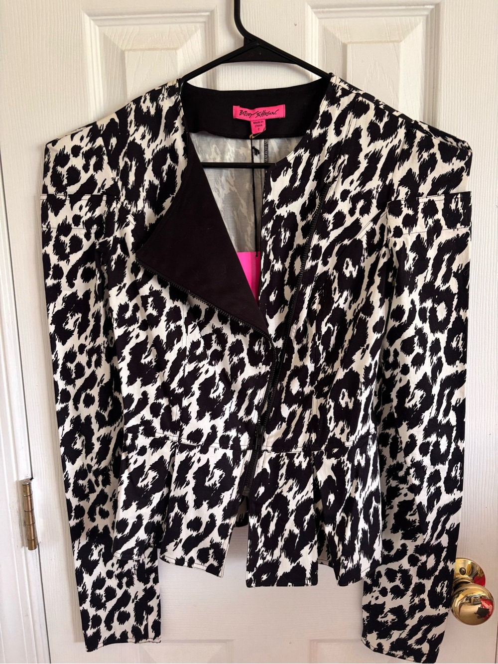 Early 2000s.Betsey Johnson Black & White Leopard Print Jacket. Size 2.